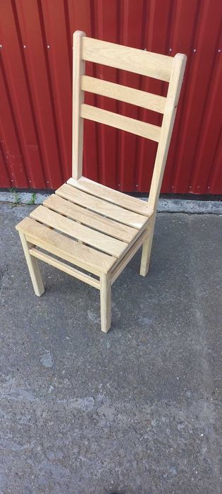 Стілець деревяний не фарбований