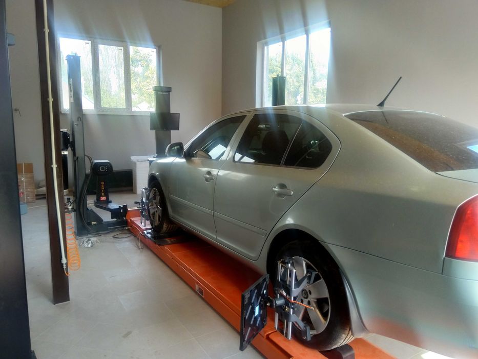 Подъемник четырехстоечный 5т под развал схождение. Акция!!