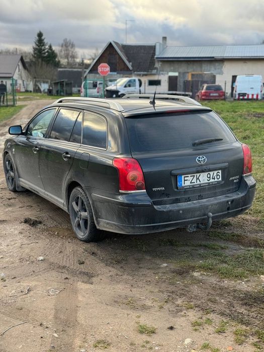 Toyota Avensis 2.0, 4D, 2005 рік, механіка,преміум комплектація.