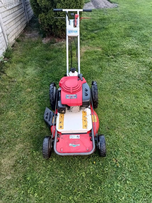 Kosiarka karczownica Honda