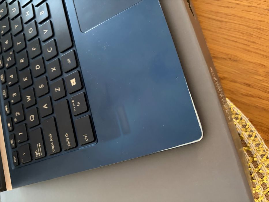 Laptop Asus Zenbook UX433FN, i5, 8 GB RAM, karta graficzna 2 GM