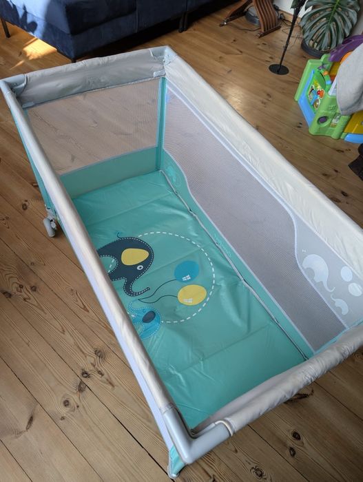 Łóżeczko turystyczne plus materac składany