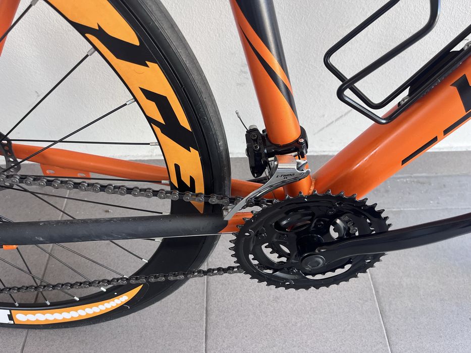 Vendo bicicleta de estrada em bom estado.
