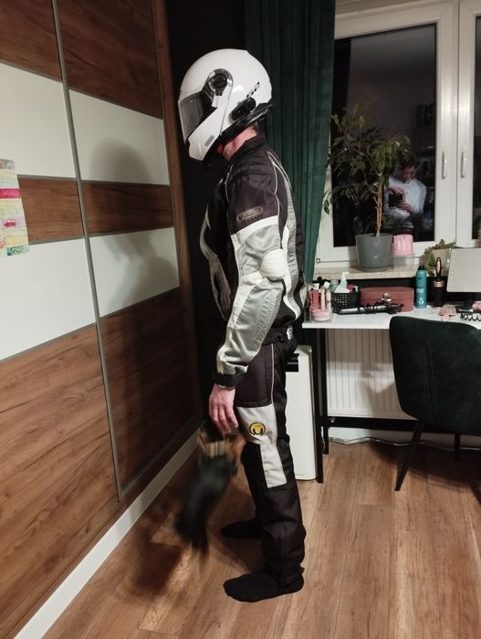 Kombinezon na motocykl