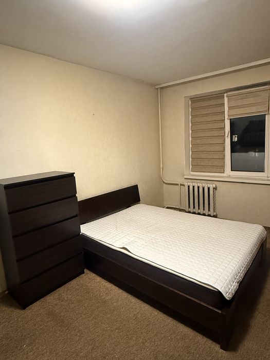 Ліжко та комод в гарному стані б/у