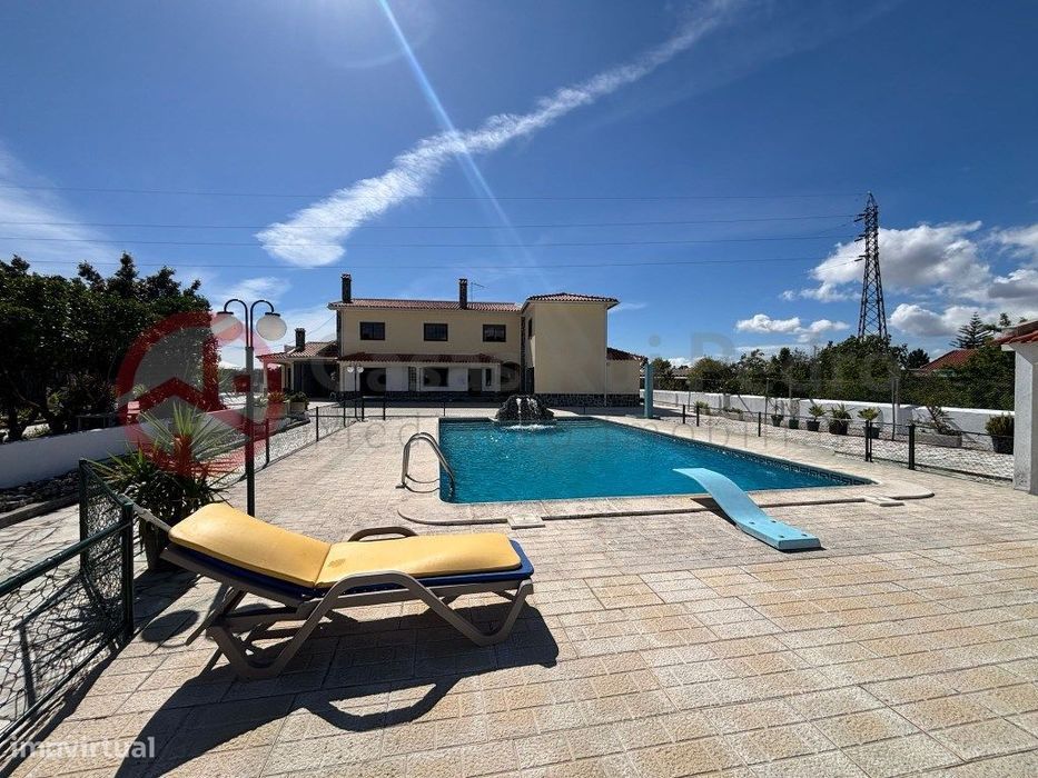 4-Bedroom Detached Villa with Pool and Orchard near Quinta do Conde