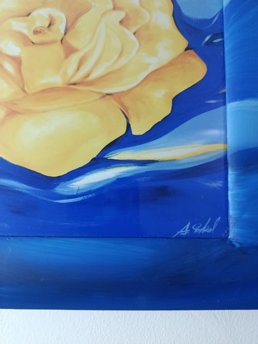 Quadro Único: Rosa Amarela Vibrante - Moldura Artesanal Pintada à Mão