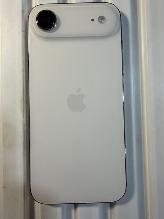 Iphone 17 Air branco .