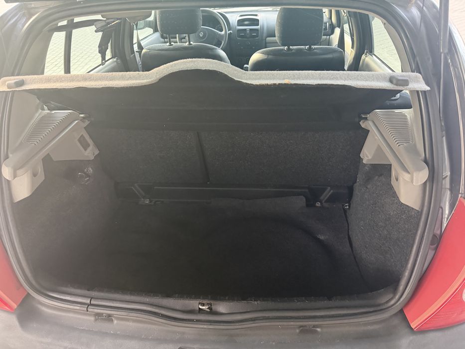 Renault Clio 1.1 16V – Económico e Fiável