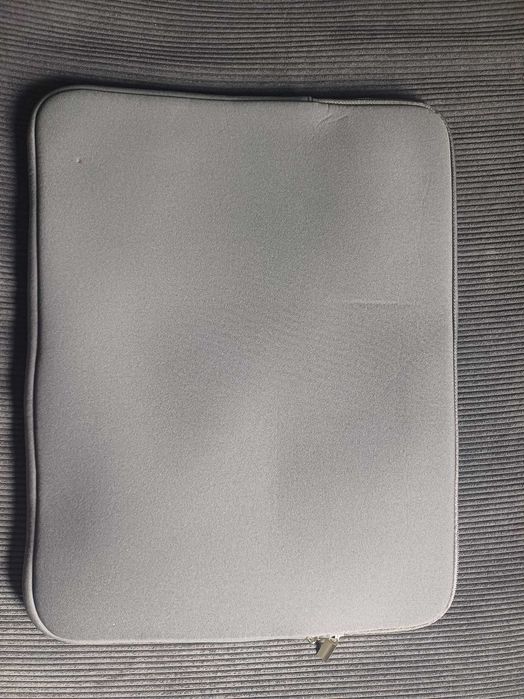 Case na laptopa piankowy 17 cali
