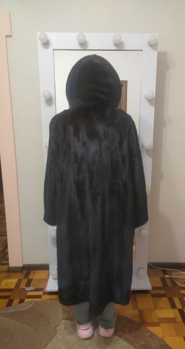 Шуба норкова довга з капюшоном б/в