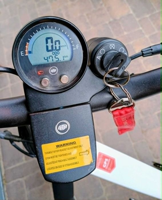 Rower elektryczny A2B Metro, przebieg tylko 495 km