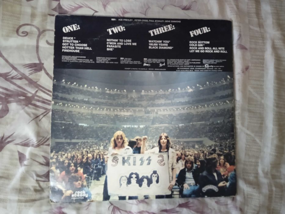 Продам ретро вениловые диски(оригинал) группа Kiss,Uriah Heep.