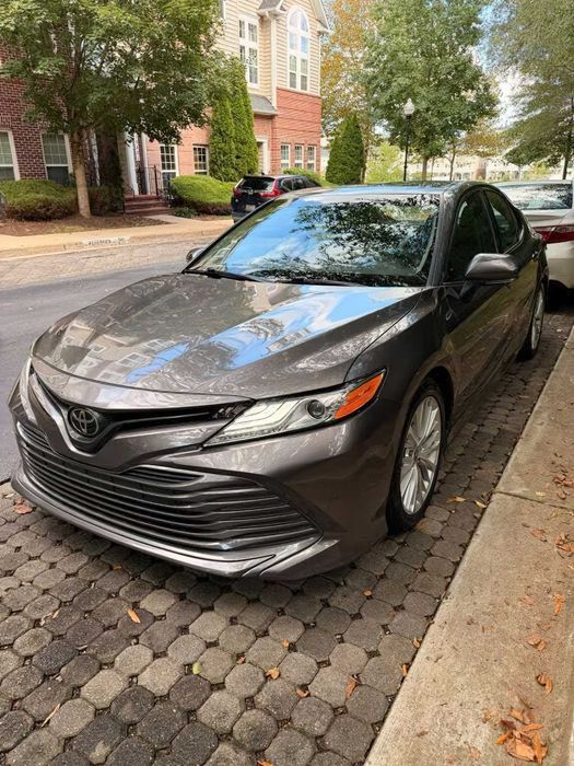 Toyota Camry XLE      2020