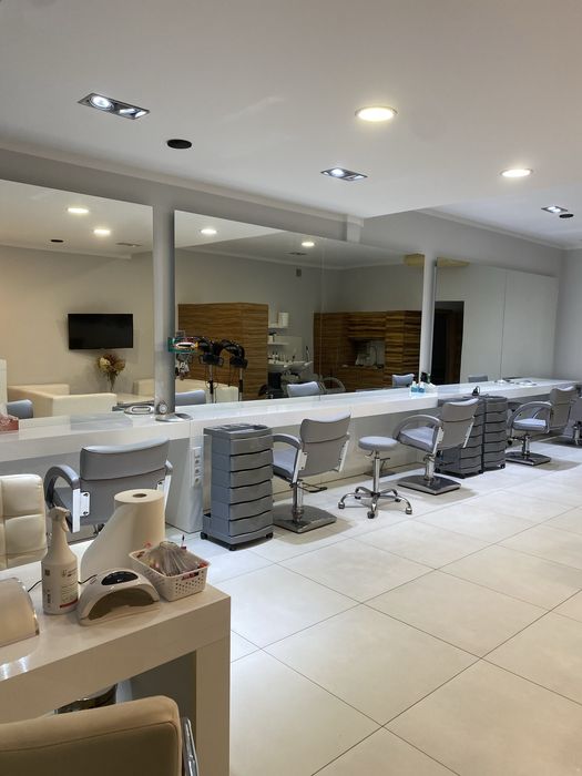 Wynajme stanowisko fryzjerskie