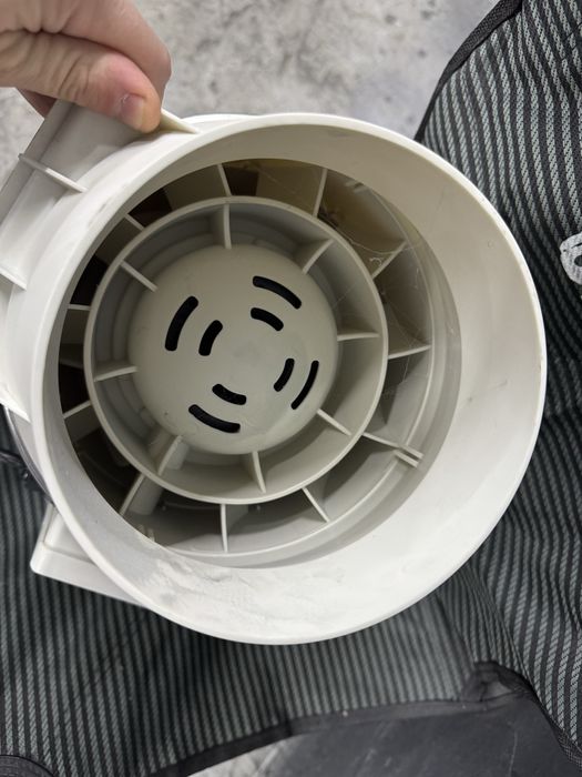 Витяжний вентилятор