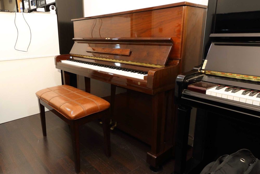 Piano Vertical Samick WG-5 – Regulagem Profissional, Pronto a Tocar