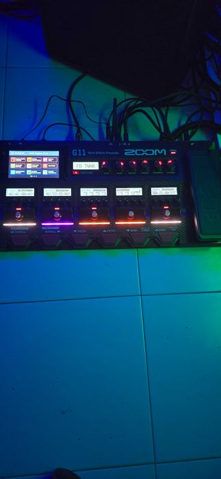Pedaleira Zoom G11 / Processador multi-efeitos p/Guitarra  Elétrica