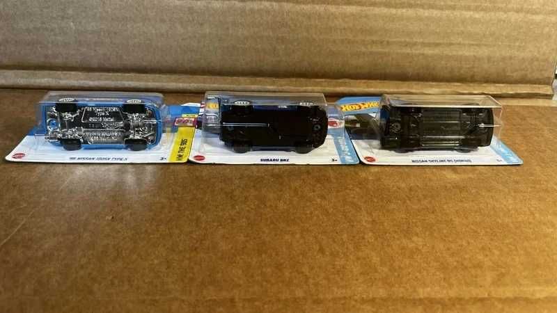 Zestaw 3 Hot Wheels Nissan, Subaru
