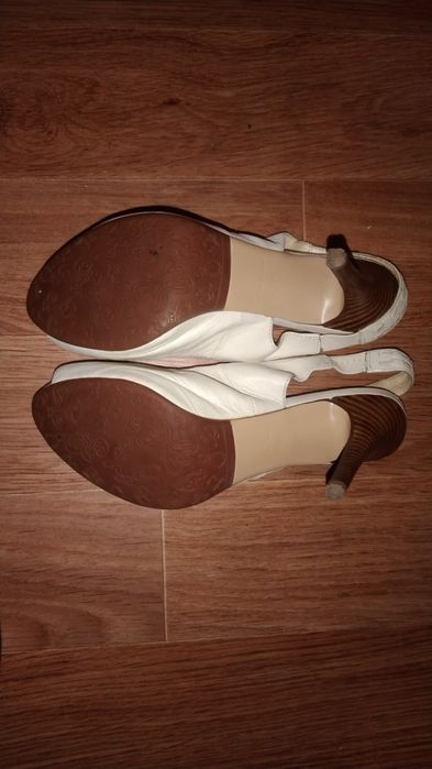 Продам взуття жіноче