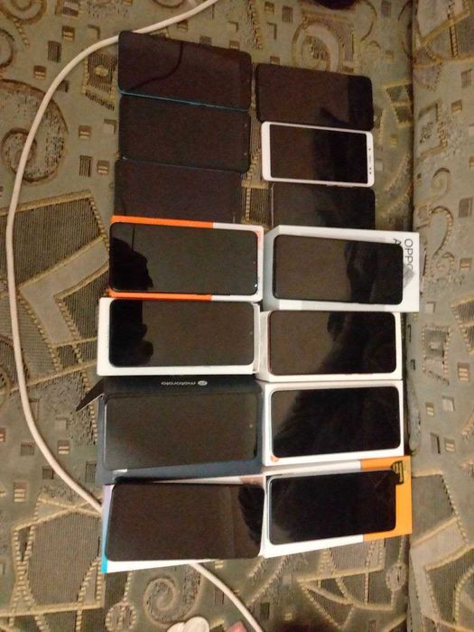 Телефоны Samsung / Xiaomi / oppo и другие (цены в описании)