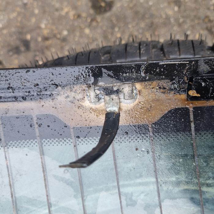 Скло заднє вітрове  Рено Симбл Кліо седан