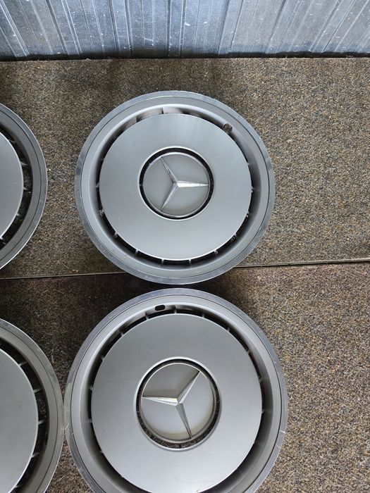Kolpak ,dekielek Mercedes 124 401 0924 z chrom  15cali .Oryginal