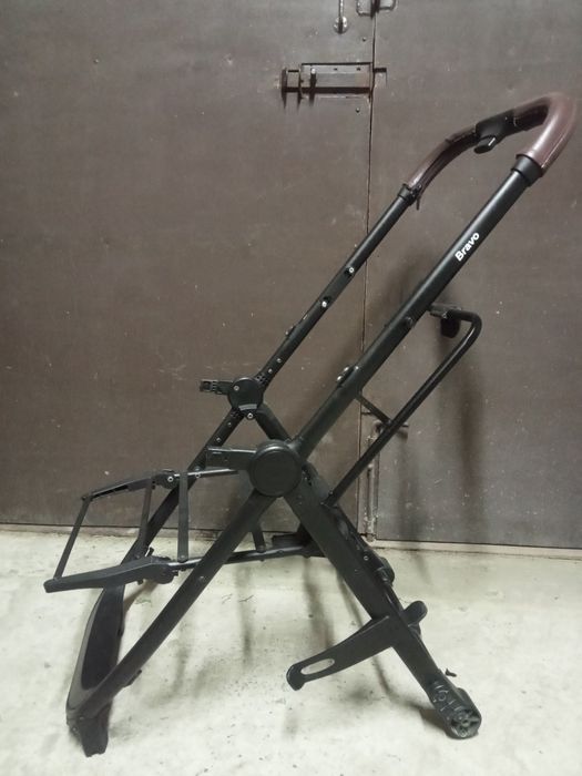 Запчастини до дитячої коляски Carello Bravo, Carrello Bravo Plus ( колеса, рама, бампер, чохли)