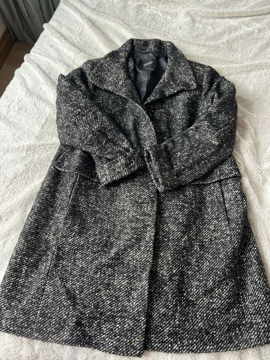 Продам пальто на осінь