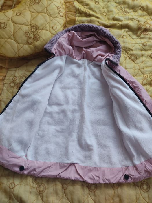 Красива осіння курточка