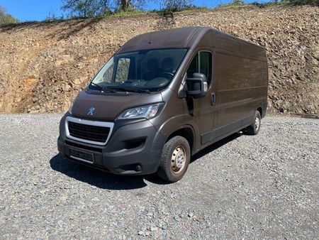 Transport busem dużym