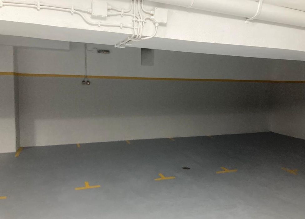 Aluga-se lugae de Garagem Santo Antonio Caparica