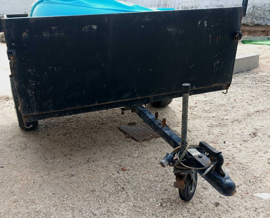 Reboque com Eixo de Carro