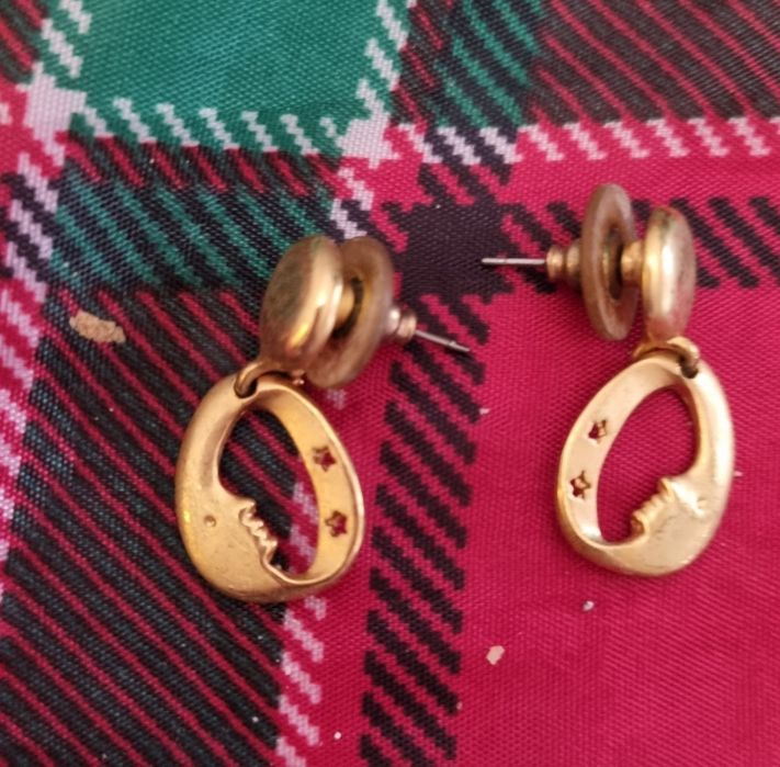 Brincos em bom estado