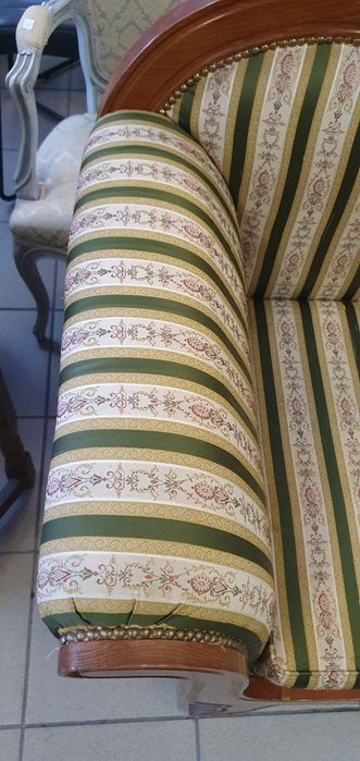 Mała stylowa sofa