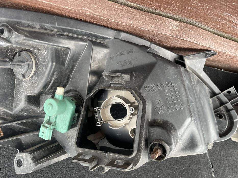 Фари, фара, ліхтарі передні Renault Twingo 2 Рено Твінго 2 рестайлінг