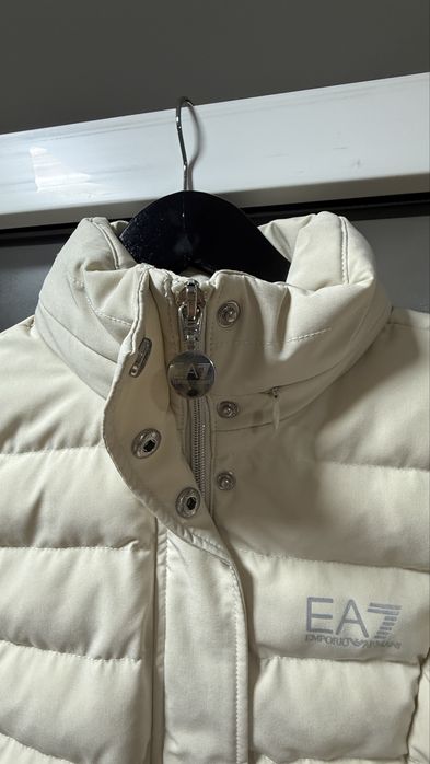 Armani куртка для дівчинки