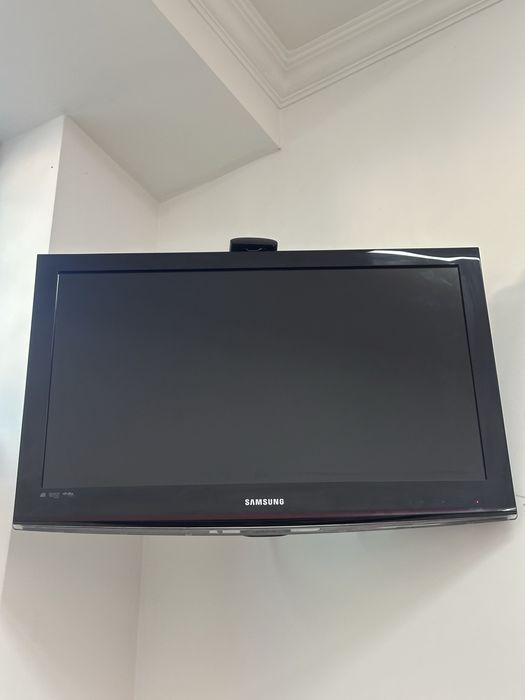 Телевізор Samsung LE-26C450  32 дюйми разом із приставкою SMART TV ROKU