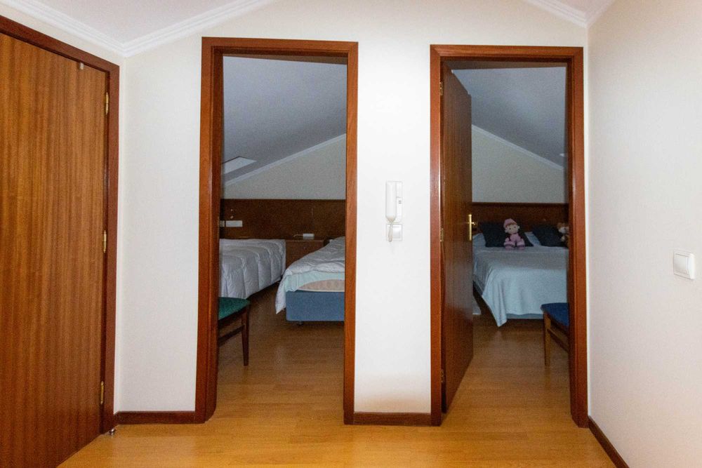 Andar de Moradia T5 em Oliveira do Douro