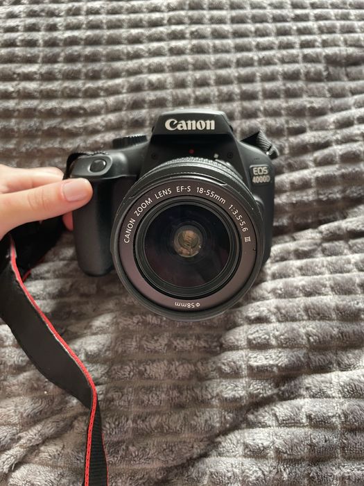 Câmera Canon EOS 4000D
