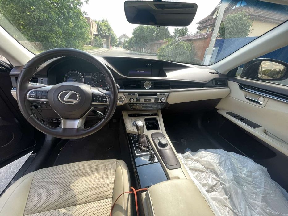 Продам офіційний LEXUS ES 250