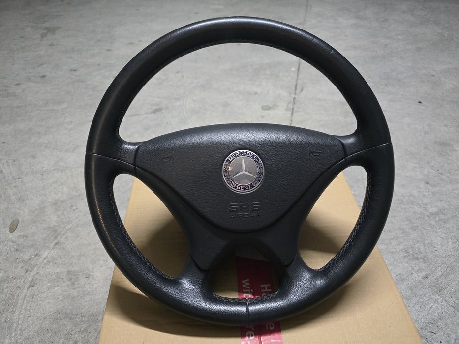 Volante Mercedes em Pele