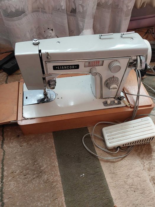 Maszyna do szycia LIANCOR