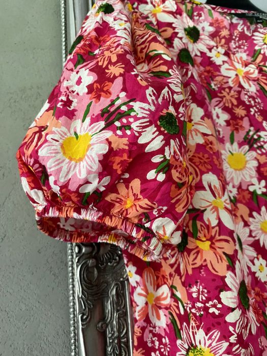 Bluzka z bufiastymi rękawami