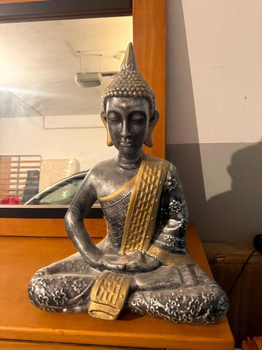 Estátua / Figura Decorativa Buda Prateado e Dourado