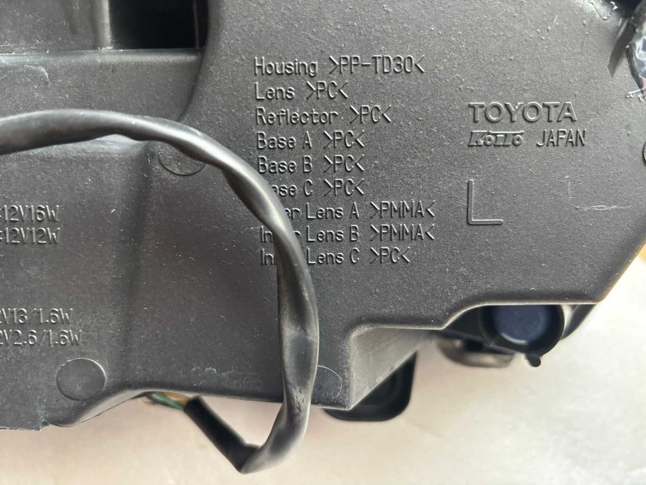 Оригінальний лівий, правий ДХО Lexus NX 2015-2021 USA