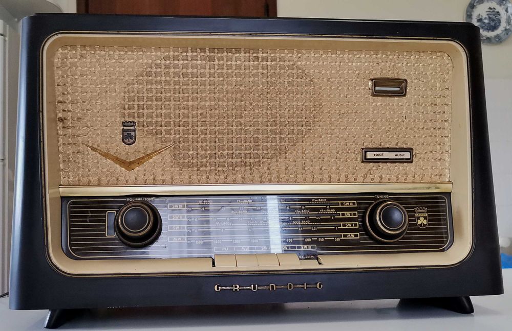 Rádio Antigo Grundig (coleção) Excelente presente de Natal