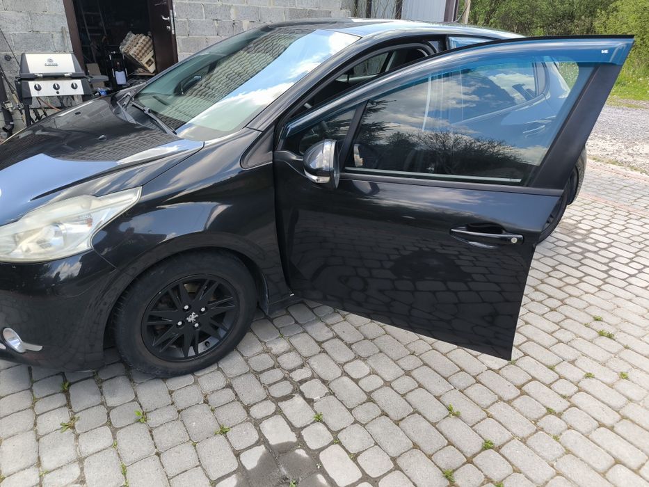 Peugeot 208, 1.4 dhi robot