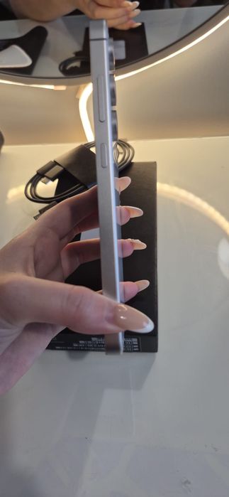 Samsung Galaxy 24 FE 128 GB - com cabo e caixa originais