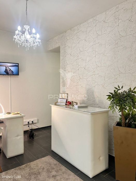 Loja em São Martinho de Sande
